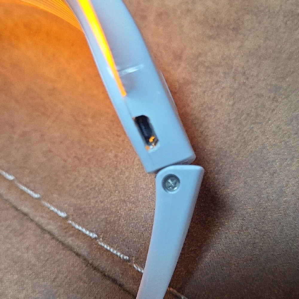 3 Color LED Mask - Picture 6 of 6